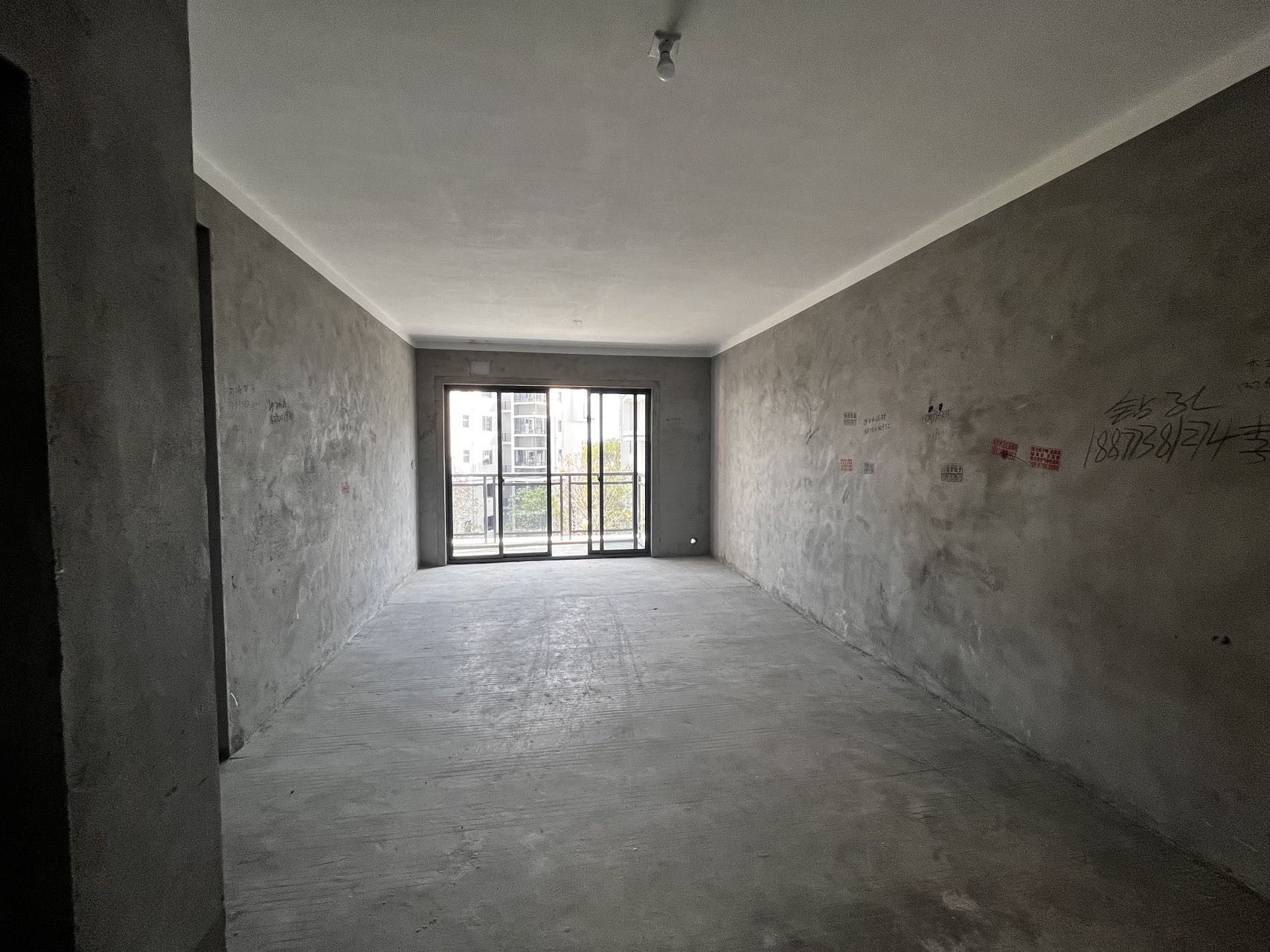 漓江大河坊3室2厅85m&sup2;68万